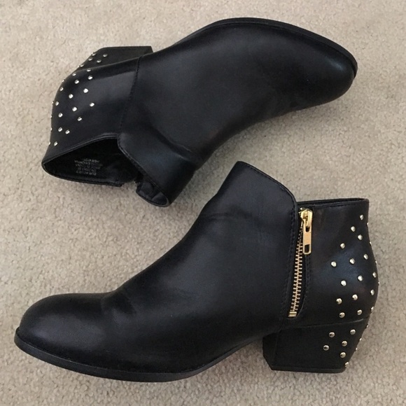 New Embellished booties - Picture 1 of 4